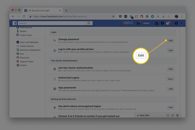 Facebook'un Güvenlik ve Giriş sayfasında Şifre Değiştir sistemi için Düzenle düğmesi