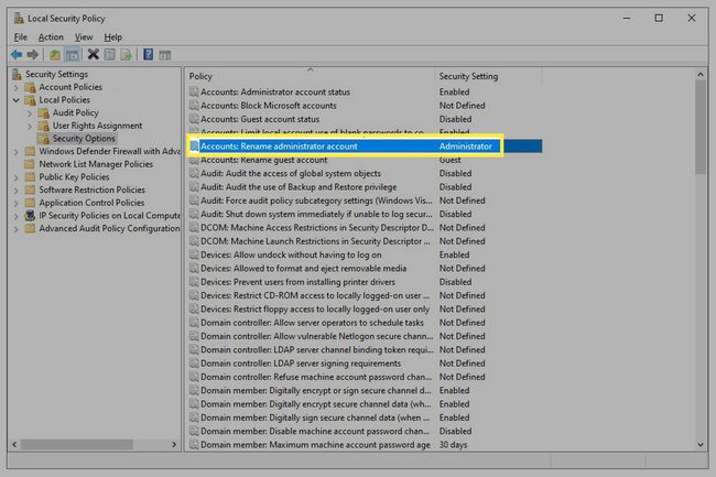 Prozor Lokalne sigurnosne politike sustava Windows 10 s odabranim unosom za preimenovanje administratorskog računa