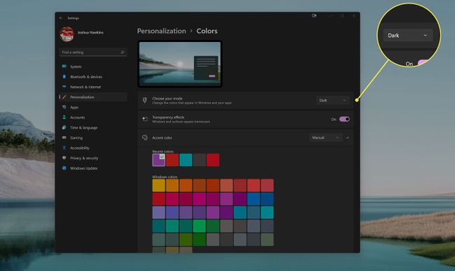 Опција тамног режима је истакнута у Боје у Персонализацији у подешавањима у Виндовс 11.
