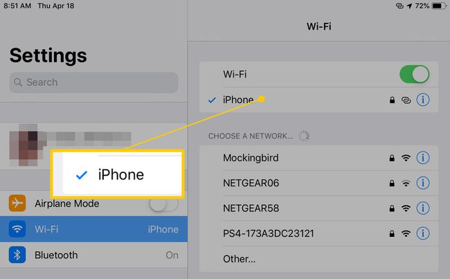 iPhone sélectionné dans l'application Paramètres Wi-Fi sur iPad