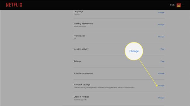 สกรีนช็อตของการตั้งค่าบัญชี Netflix พร้อมลิงก์เปลี่ยนถัดจากการตั้งค่าการเล่นที่ไฮไลต์