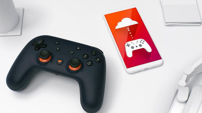 近くにコントローラーがあるスマートフォンのGoogleStadia。