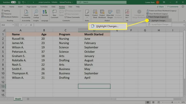 Funktsiooni Jälgi muudatusi sisselülitamiseks valige Highlight Changes