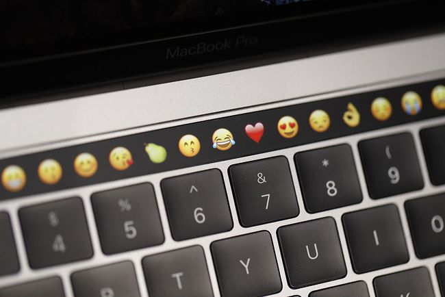 Emojis na Touch Bar de um MacBook