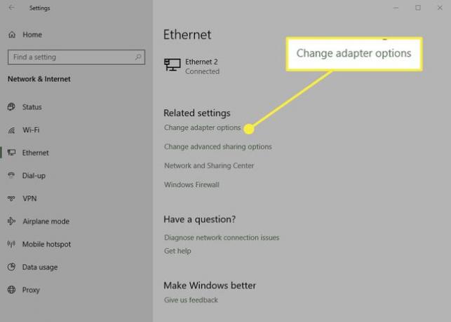 Una captura de pantalla de la configuración de Ethernet de Windows con la sección " Cambiar opciones de adaptador" resaltada