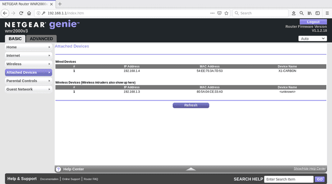 Interfaz de usuario de Netgear genie en el navegador Firefox, en una página que contiene una tabla que enumera las direcciones IP de LAN y las direcciones MAC de los dispositivos conectados