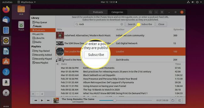 Скриншот раздела подкастов Rhythmbox с выделенной кнопкой «Подписаться»