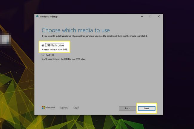 Windows 10 için kurulum türü olarak USB'yi seçme.