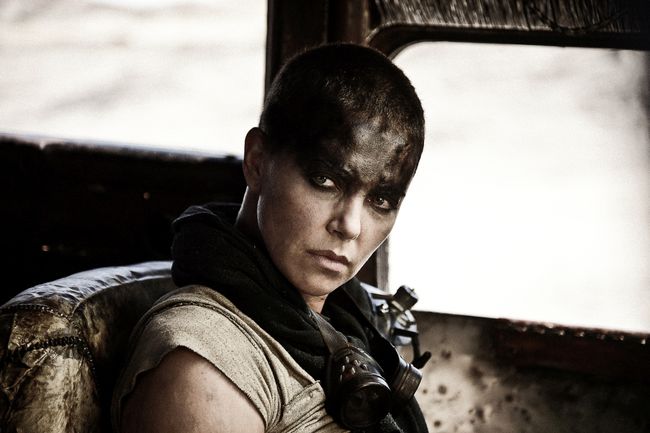 Charlize Theron รับบท Imperator Furiosa ใน Mad Max: Fury Road (2015)