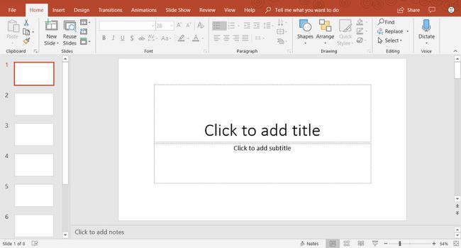 „PowerPoint“ ekrano kopija, kurioje rodomas tuščias pristatymo šablonas su numatytuoju pavadinimo skaidrėmis