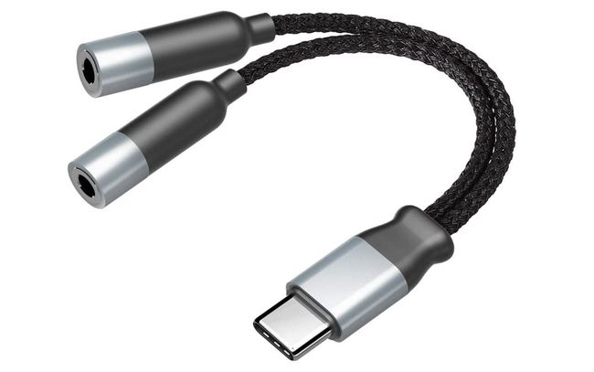Adapter z podwójnym gniazdem na USB-C do zestawów słuchawkowych.