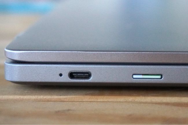 Chromebook USB- og MicroSD-kortporte
