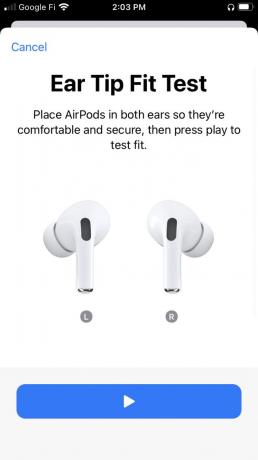 AirPods Pro 적합성 테스트에서 강조 표시된 재생 버튼.