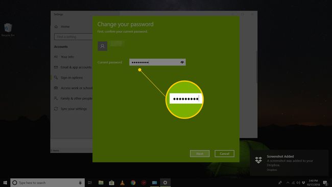 Windows 10'da Parolanızı değiştirin iletişim kutusundaki geçerli parola alanını doldurun