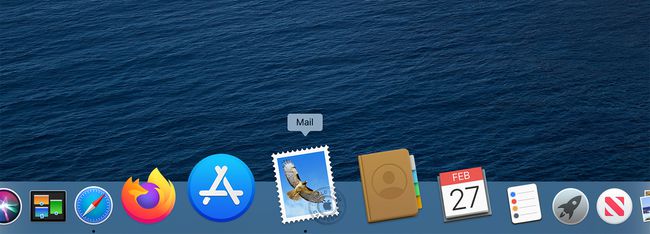 Mac Dock يعرض رمز البريد