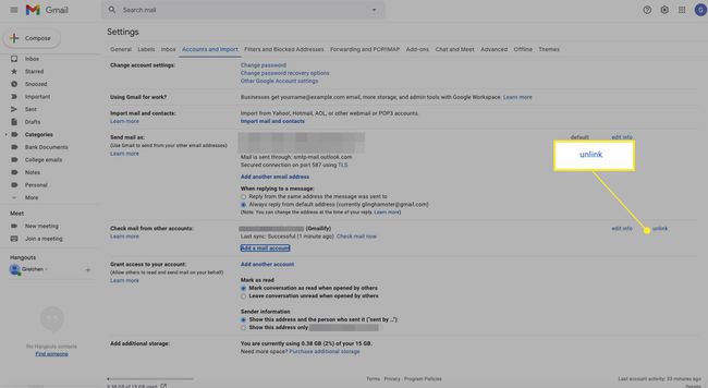 Tela de configurações da conta do Gmail com " Desvincular" destacado