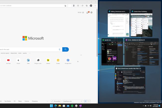 Rozbalovací nabídka Windows Snap se otevře vedle Microsoft Edge.