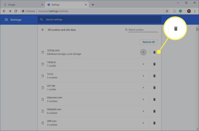 El icono de la papelera en la lista de cookies y datos del sitio