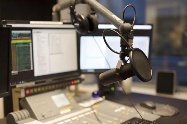 Nowoczesne studio rozgłośni radiowych