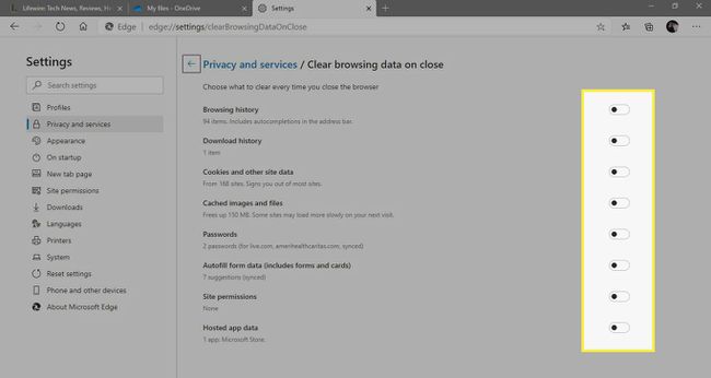 Zrzut ekranu Wyczyść dane przeglądania po zamknięciu w Edge z podświetlonymi przełącznikami