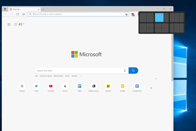 Nabídka rozvržení uchopení Windows 11 se otevře nad oknem prohlížeče Microsoft Edge.
