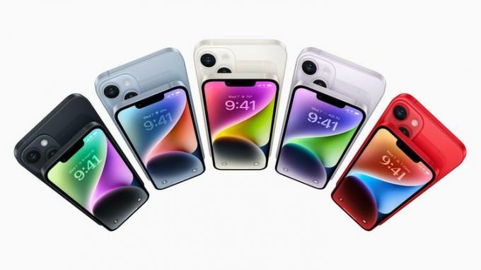 iPhone 14 е в различни цветове