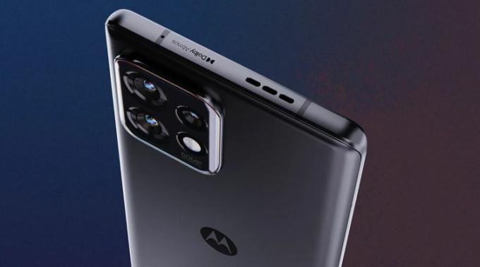 Motorola Edge+ 2023 изглед отзад