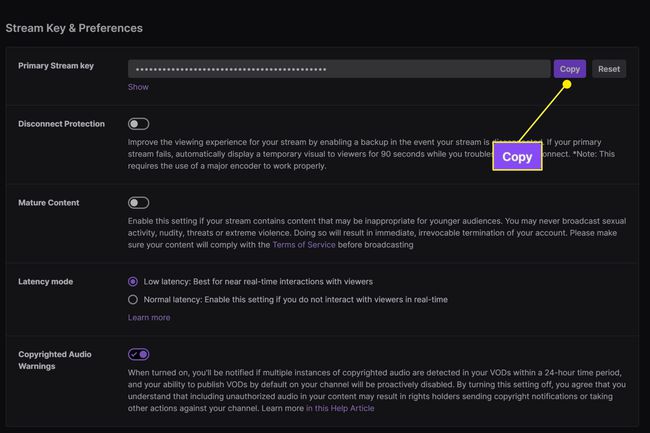 Twitch-strømnøkkelen og preferansemenyen med strømnøkkelseksjonen tilgjengelig.