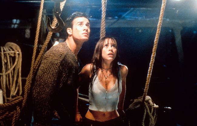 Freddie Prinze Jr และ Jennifer Love Hewitt ใน 'ฉันยังรู้ว่าคุณทำอะไรเมื่อฤดูร้อนที่แล้ว'