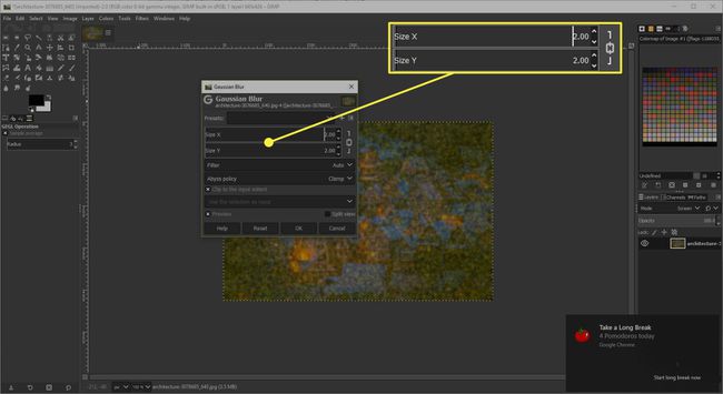 GIMP'nin Gauss Bulanıklığı penceresinin Boyut X ve Boyut Y kaydırıcıları vurgulanmış olarak ekran görüntüsü