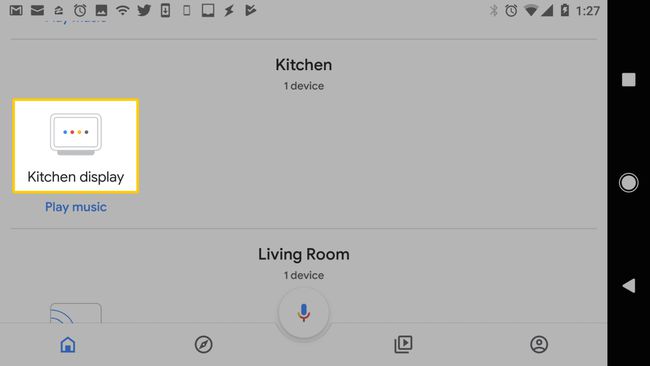 Google HomeHubが選択されたGoogleHomeアプリのメイン画面