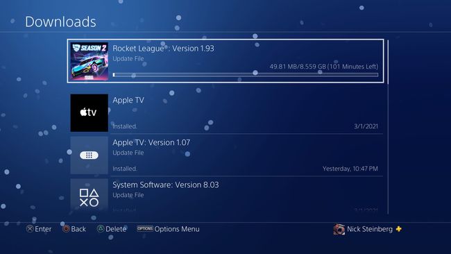 Verificando o tempo de download do Rocket League no PS4.