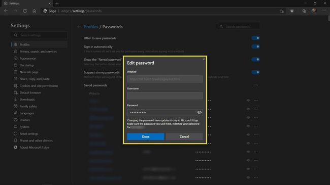 Editando una contraseña en Microsoft Edge.