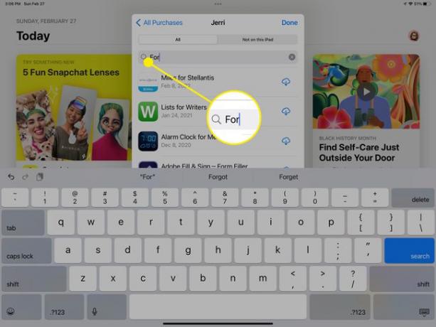 Utilizzando la barra di ricerca per trovare un acquisto precedente scarica nell'App Store su iPad.