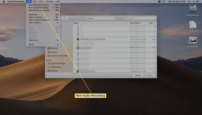برنامج QuickTime Player على نظام Mac مع تمييز تسجيل صوتي جديد