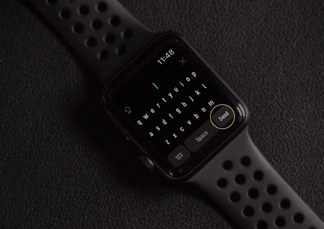 WatchKey აპლიკაციის კლავიატურა Apple Watch-ზე.