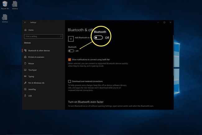 Posnetek zaslona nastavitev Bluetooth za Windows z izklopljenim Bluetooth.