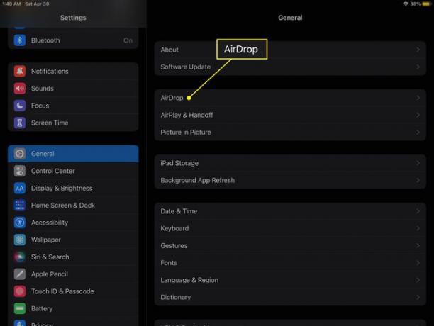 خيار AirDrop في إعدادات iPad العامة