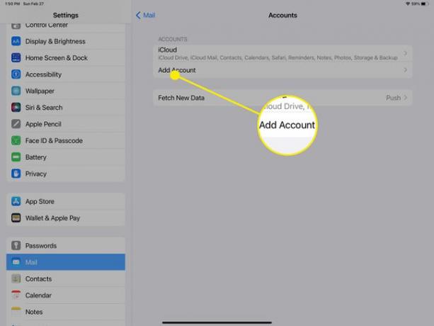 لقطة شاشة لخيار إضافة حساب في الحسابات على iPad.