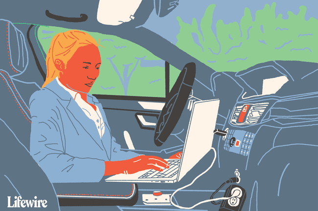 Ilustracija osobe koja koristi prijenosno računalo u svom automobilu putem pretvarača napajanja
