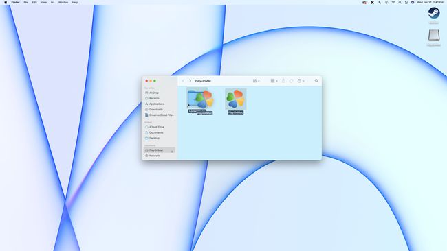 سحب PlayOnMac إلى التطبيقات الموجودة على جهاز Mac.