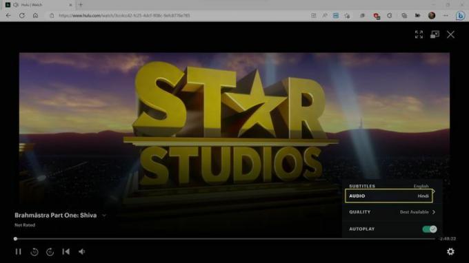 Hulu でヒンディー語で再生されることを示す映画が再生中。