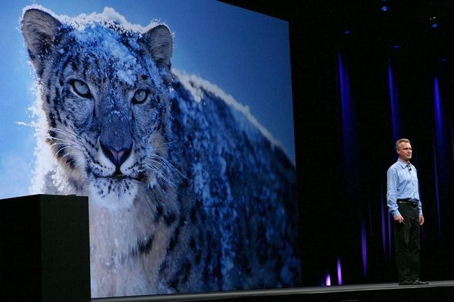 AppleのシニアバイスプレジデントであるBertrandSerletが、OSX SnowLeopardオペレーティングシステムに関するアドレスを提供します。