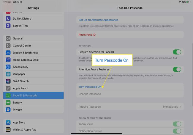 Paramètres iPad Face ID & Passcode avec Turn Passcode On en surbrillance