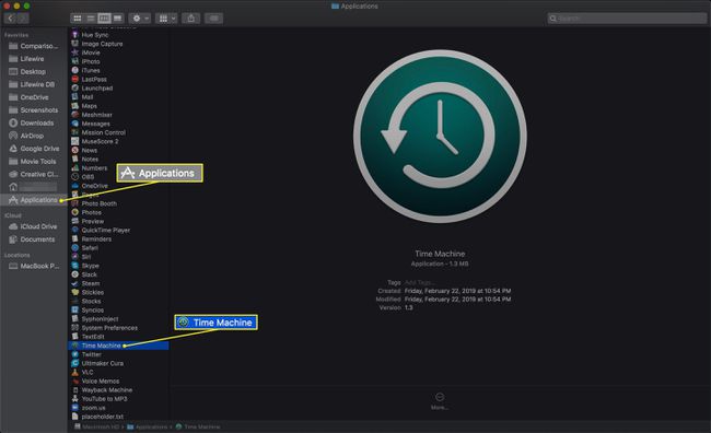 Time Machine for Mac valittuna Sovellukset-kansiossa