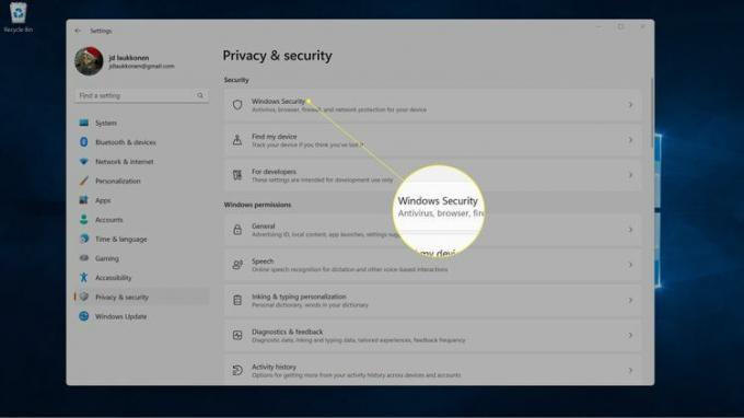Zabezpieczenia systemu Windows wyróżnione w sekcji Prywatność i bezpieczeństwo systemu Windows 11.