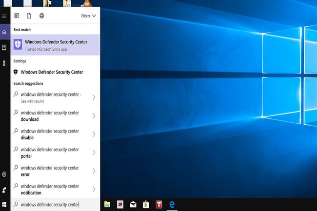 Masaüstünün Arama kutusunda Windows Defender Güvenlik Merkezi aramasının ekran görüntüsü.