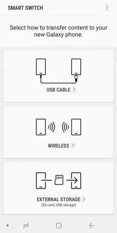 A Samsung Smart Switch alkalmazás képernyője tartalomátviteli lehetőségekkel