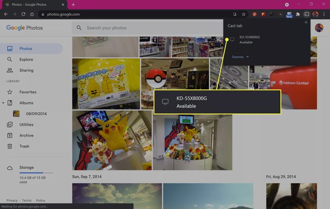Web Fotky Google ve webovém prohlížeči Google Chrome s chytrou televizí zobrazenou v možnostech Cast.