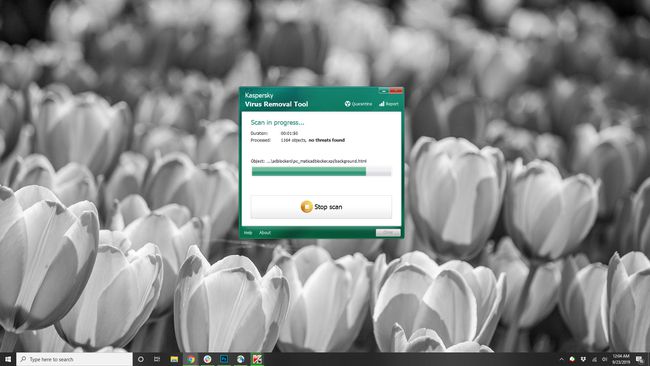 Una captura de pantalla de la herramienta de eliminación de virus de Kaspersky en medio del análisis.